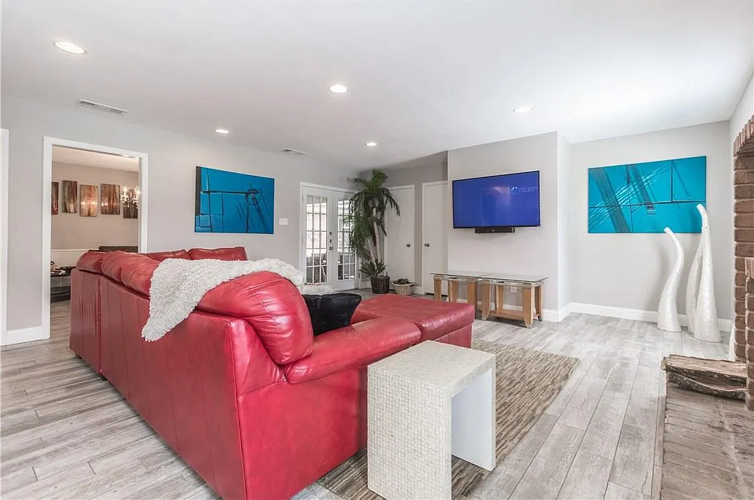 4 bed, 2127 sqft, $2,650 — Photo 4