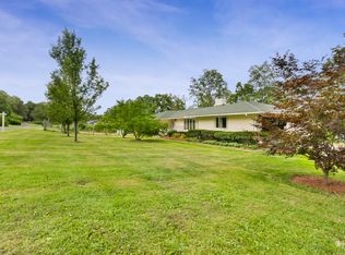 5 Blackthorn Dr, New Fairfield, CT 06812