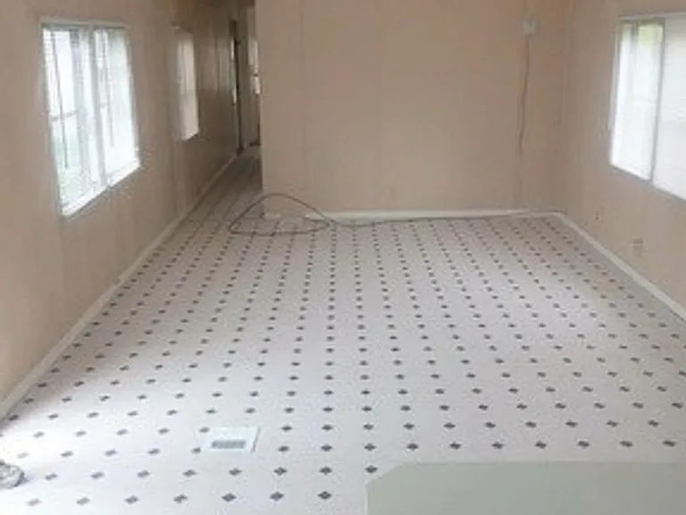 1505 Goodyear Ave #6 — Photo 3