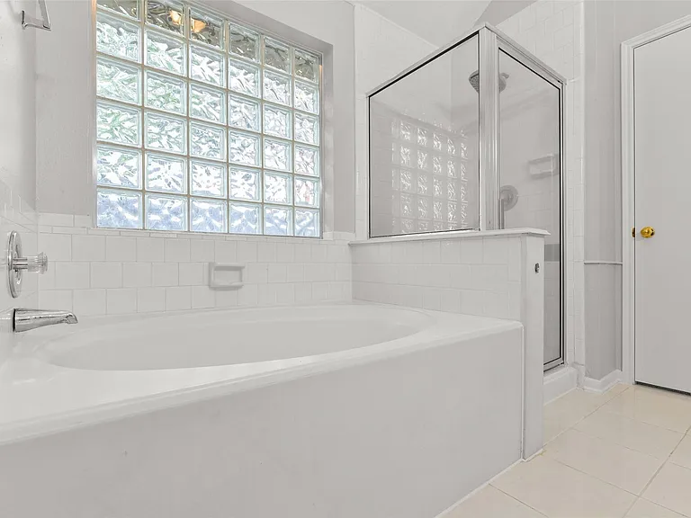 16010 Cedar Gully Dr — Photo 18