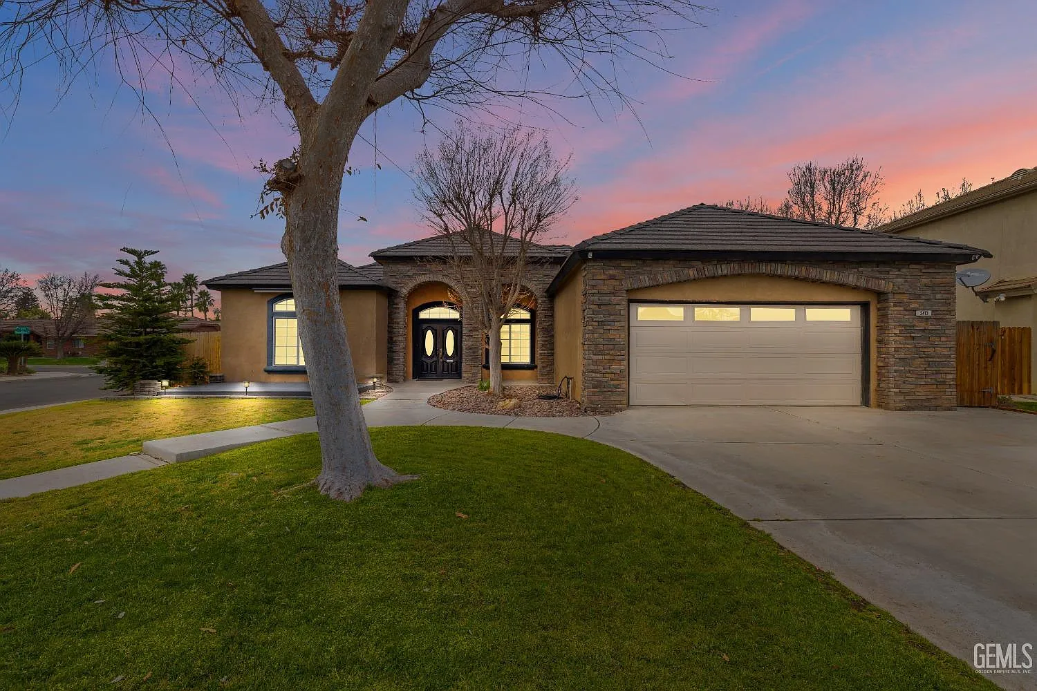 2413 Ollie Ct photo 1