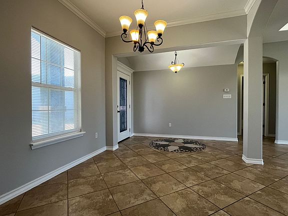 4th image of 2901 Dante Dr
