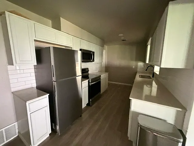 2903 Northwest 22nd Street - 1 — Photo 4