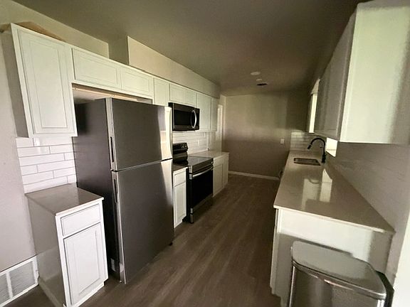 4th image of 2903 NW 22nd St
