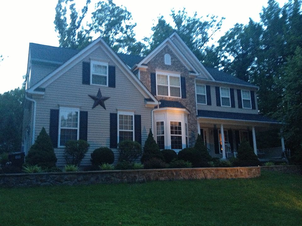 1st image of 174 Saint Marys Ln
