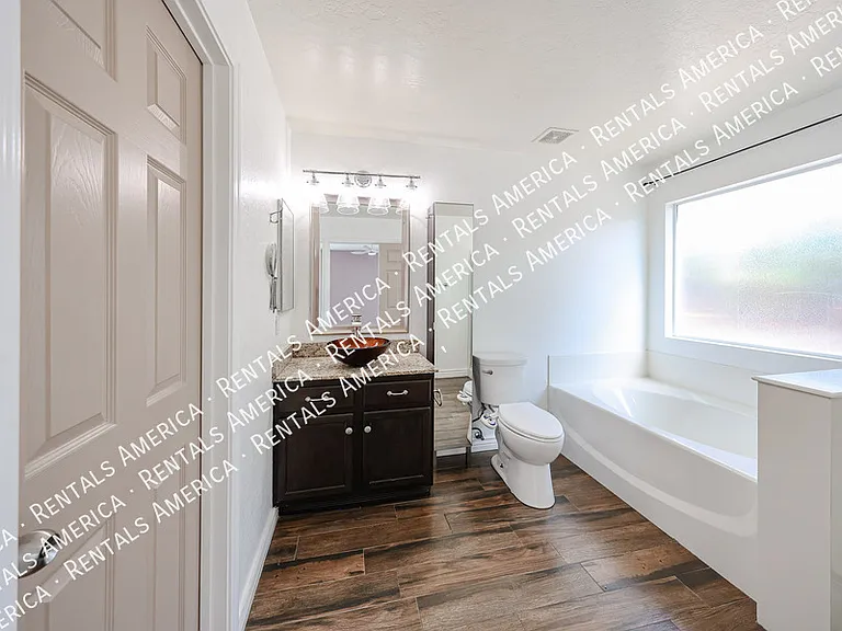 15428 W Mauna Loa Ln — Photo 29