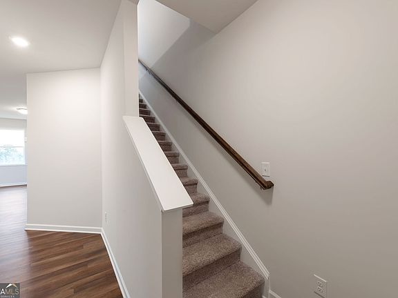 2nd image of 104 Windmill Ct