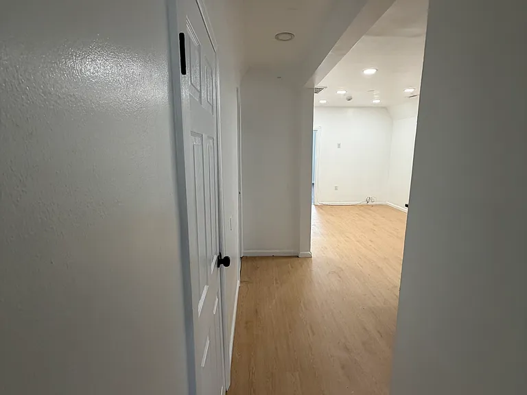 197 S 11th St #3 — Photo 11