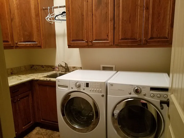 156 S Crest Line Dr — Photo 8