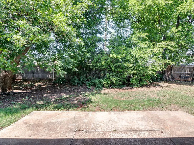11007 Greystone Ave — Photo 40