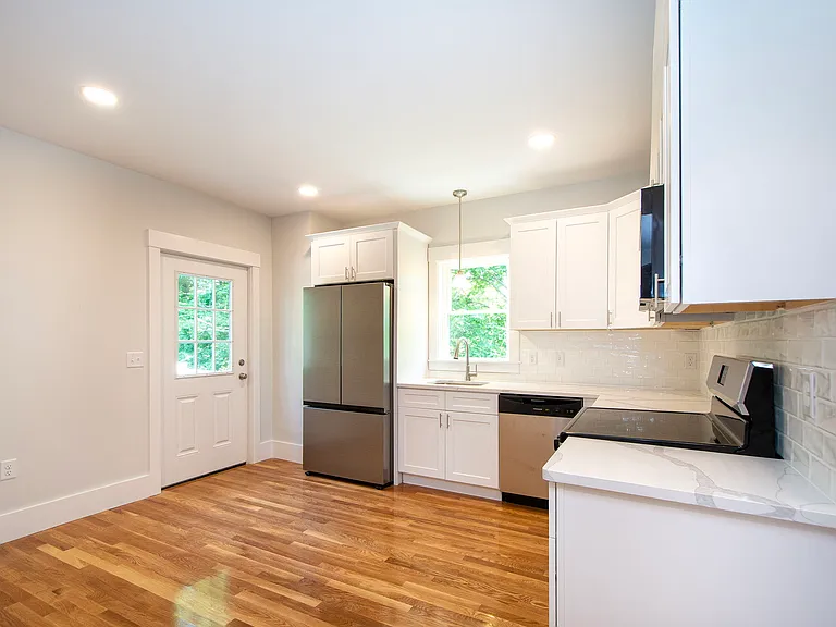 215 Gardner St #2 — Photo 2