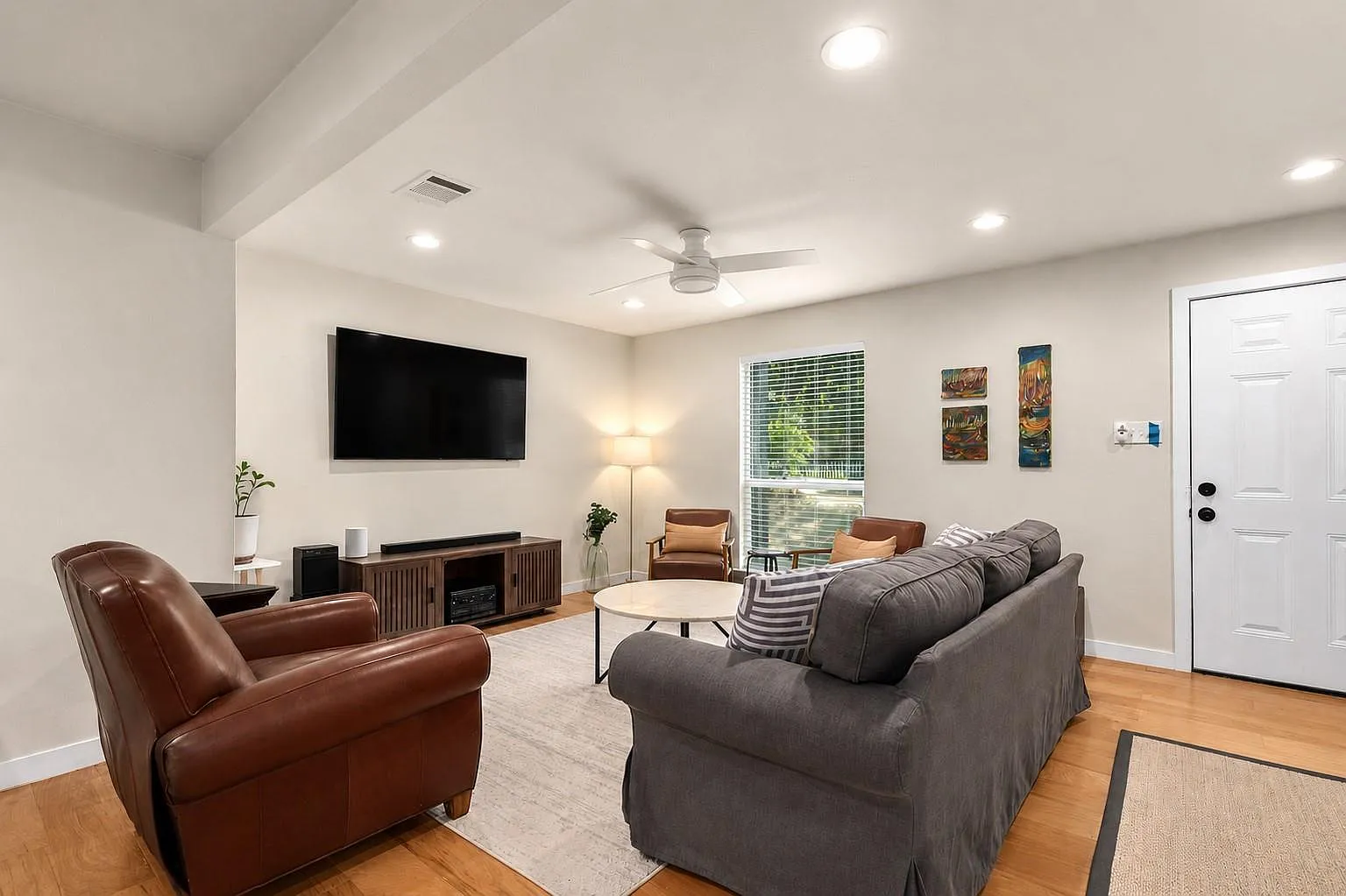 3 bed, 2.0 bath, 1444 sqft, $2,800 — Photo 4