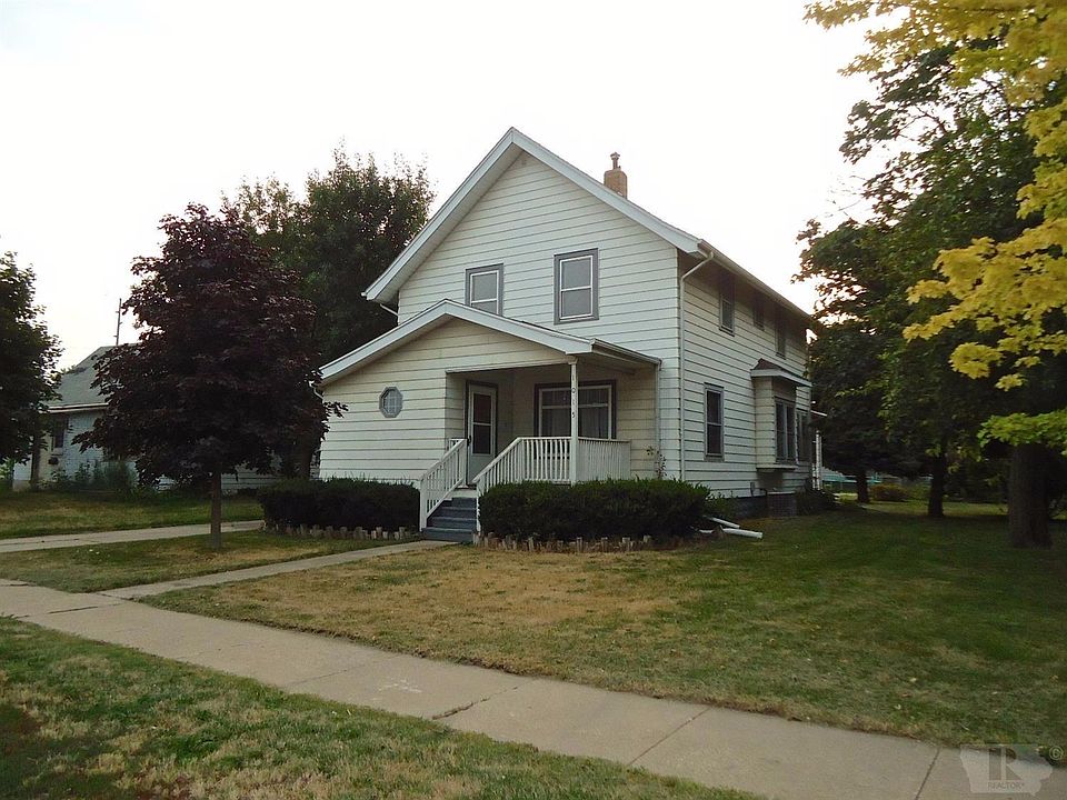 1st image of 1015 Lake Ave