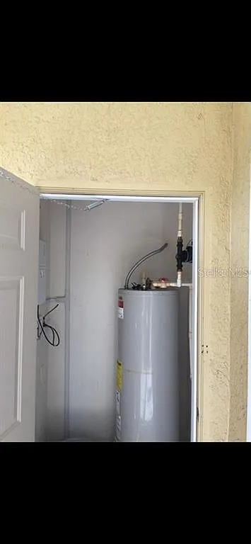 2 bed, 2.0 bath, 1083 sqft, $1,550 — Photo 3
