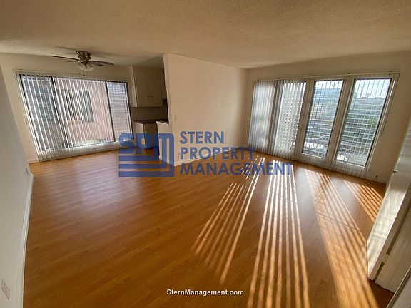 4th image of 3532 Mentone Ave #5