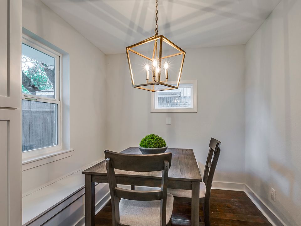 breakfast nook 
