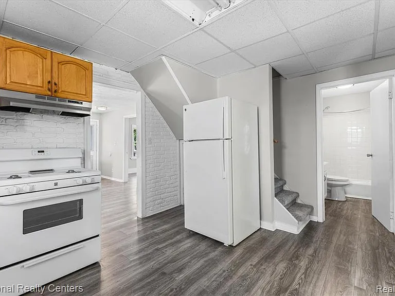 25357 Lawn St — Photo 5