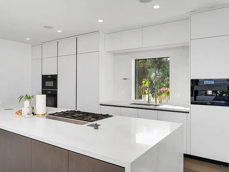 2021 Davies Way — Photo 11