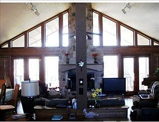 3rd image of 3637 Lakeview Dr