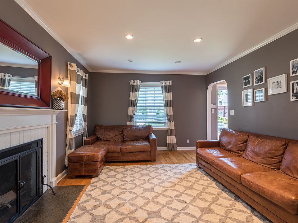 1st image of 16 Laurel Pl
