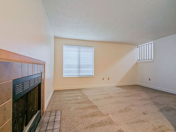4th image of 12714 51st Ave NE #F