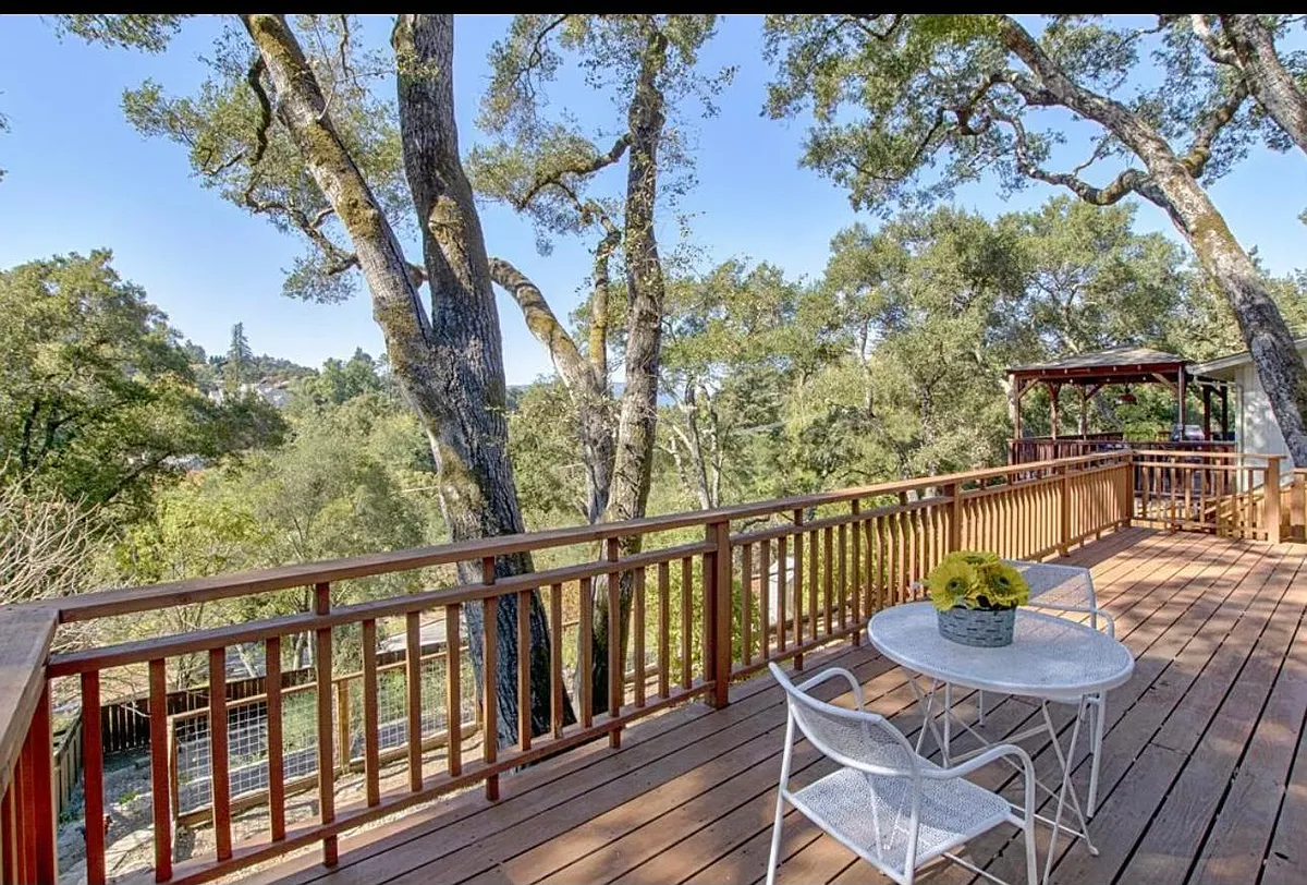 Building Photo - 131 Sunridge Dr