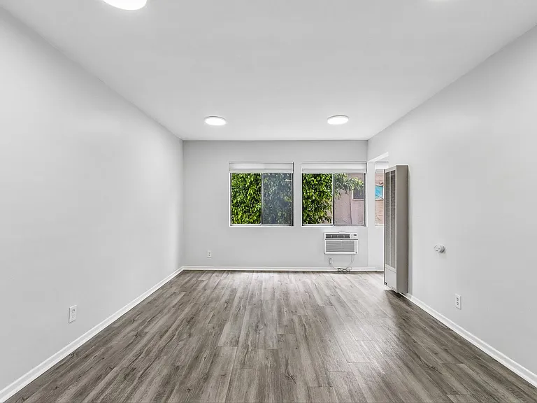 1253 Havenhurst Drive — Photo 36