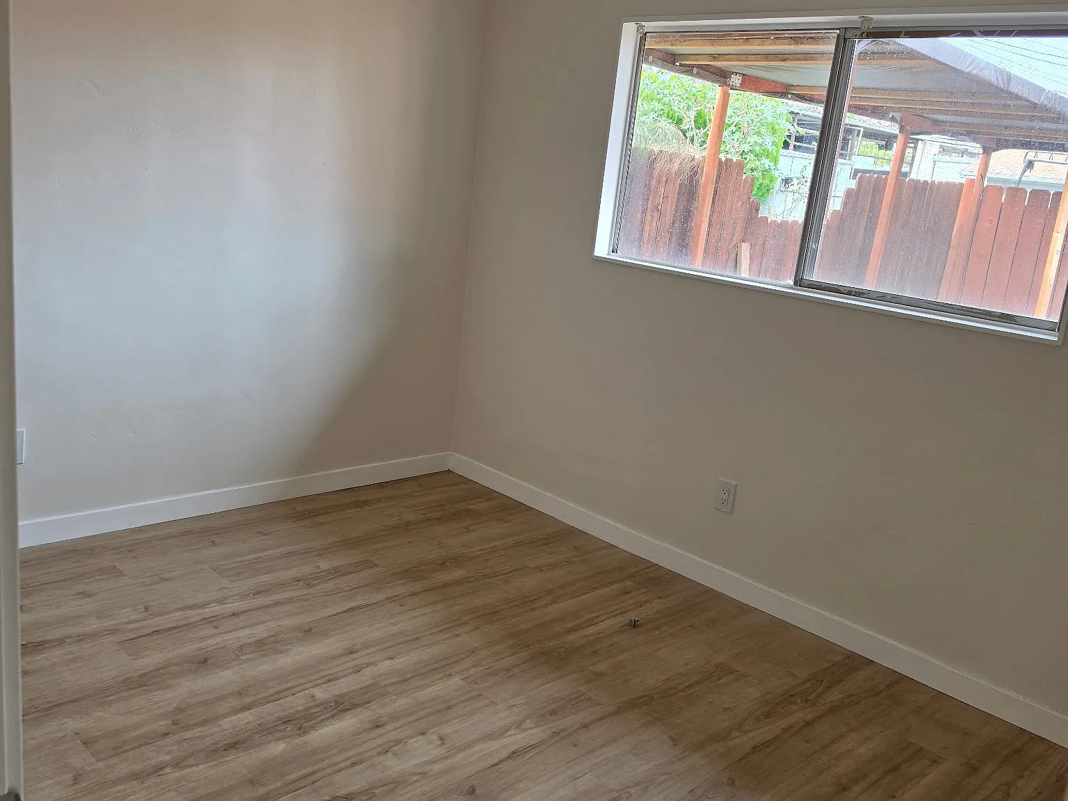 2 bed, 950 sqft, $2,400 — Photo 4