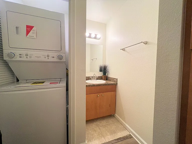 Rancho Coronado Condos — Photo 7