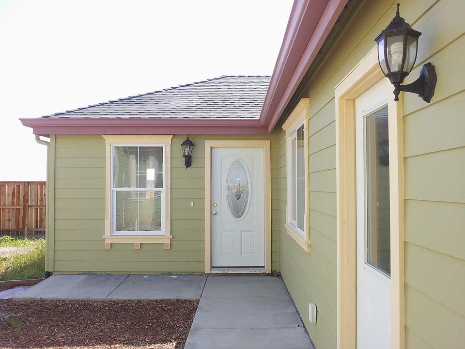 1st image of 2660 Somerset Cir #B
