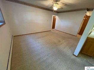 323 N German St APT B2, New Ulm, MN 56073