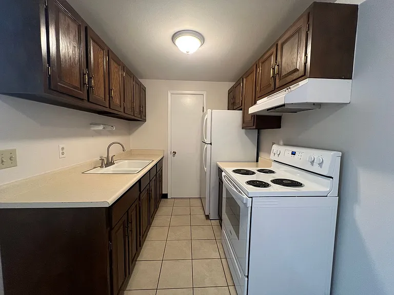Mathews634 (KC-JF-NB) — Photo 1