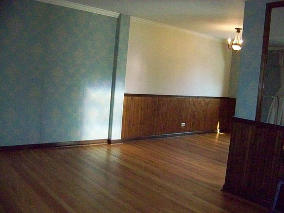 2nd image of 11303 S Avenue L
