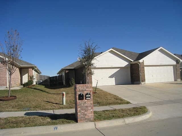 1st image of 489 Brookbank Dr