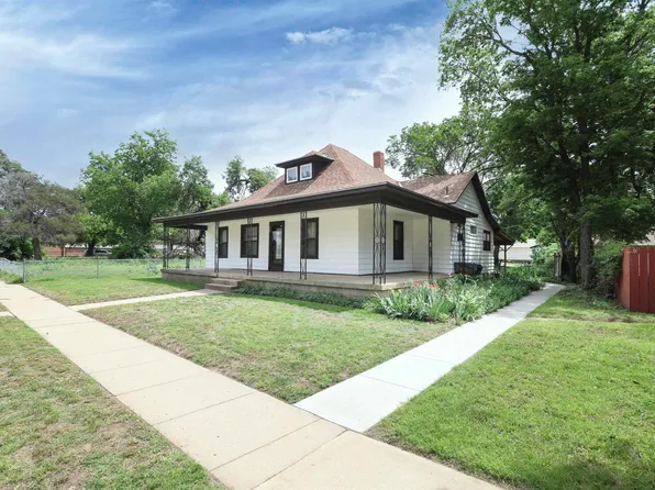 305 E Ross Ave, Clearwater, KS 67026