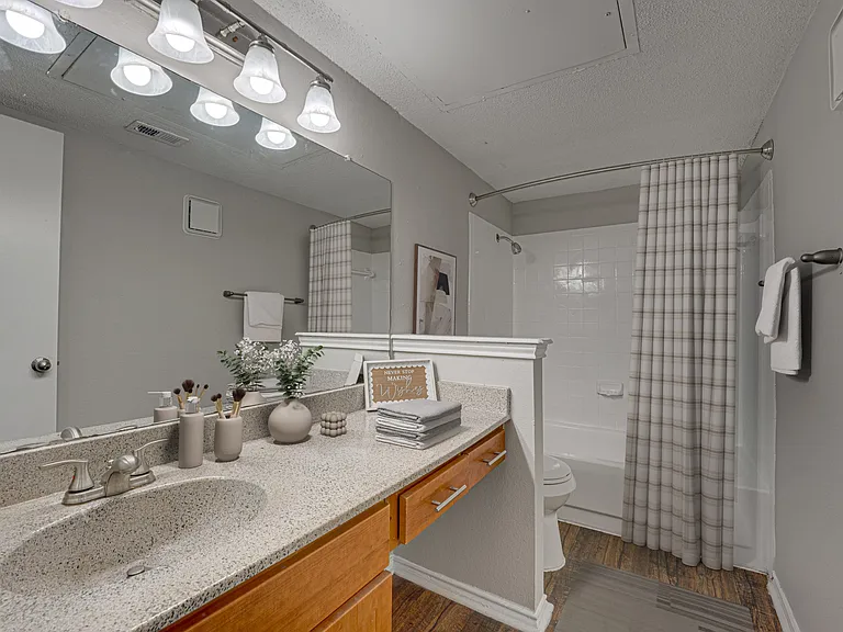 Timberglen Apartments — Photo 45