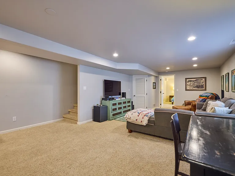 38 Ferguson Dr — Photo 25