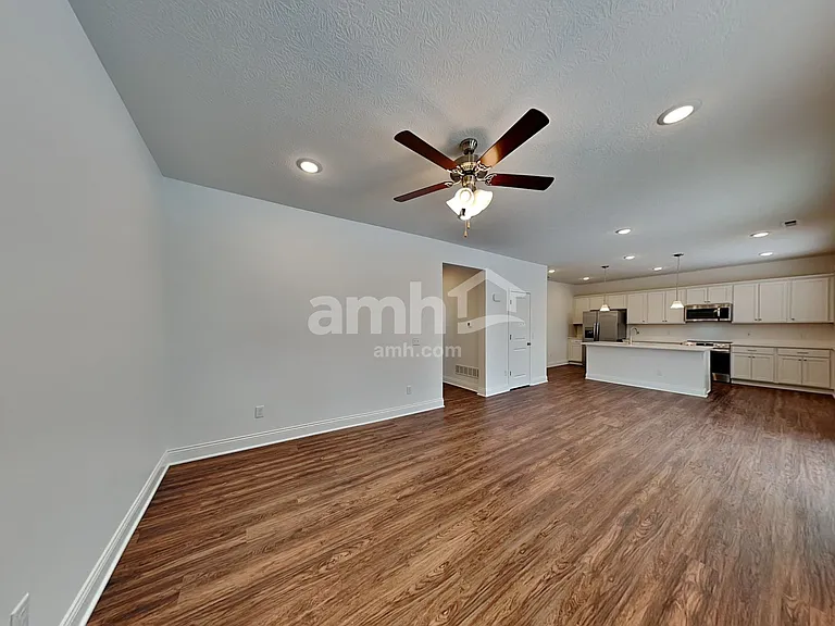 886 Castor Dr — Photo 7