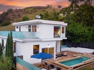 6696 Lakeridge Rd, Los Angeles, CA 90068