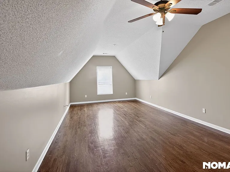 4886 Fox Springs Dr — Photo 21