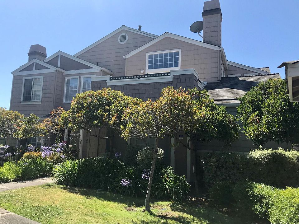 Entrance to the Town House