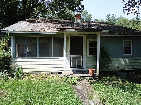 1st image of 214 SW Huggins St
