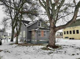 818 6th Ave NW, Minot, ND 58703