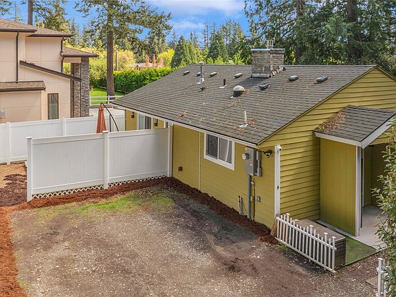 2nd image of 22004 SE 20th Street