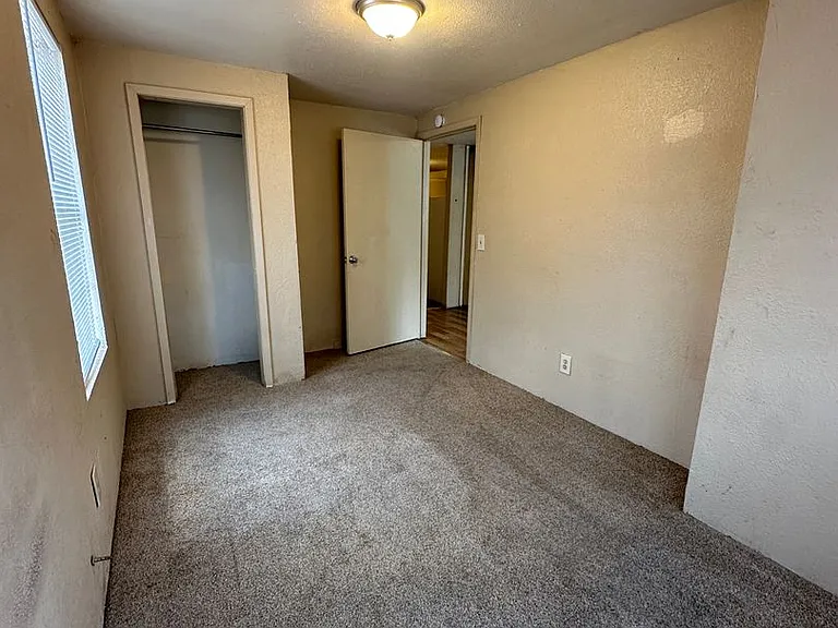 3916 Line Ave — Photo 5