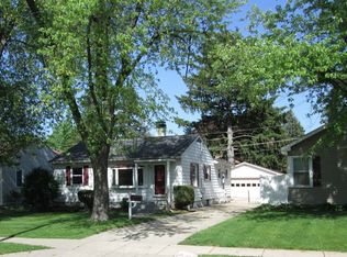 247 S Clifton Ave, Elgin, IL 60123