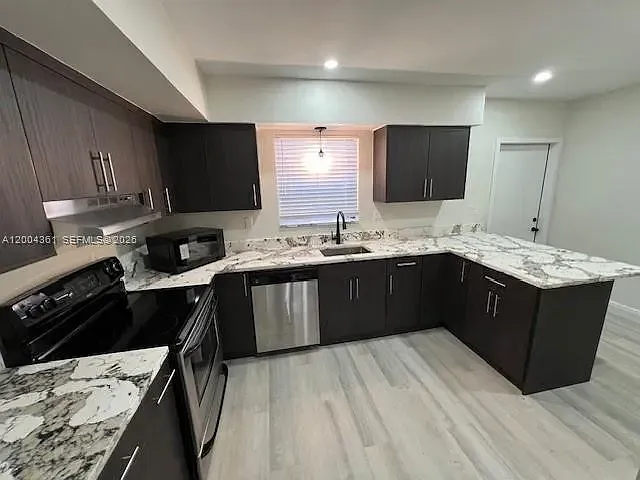 2500 SW 58th Ave — Photo 7
