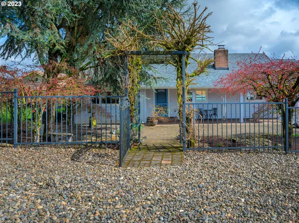 1420 4th St, Columbia City, OR 97018