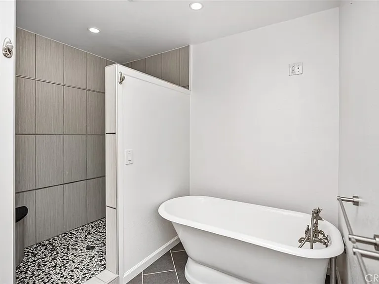 22516 Lake Forest Ln — Photo 21