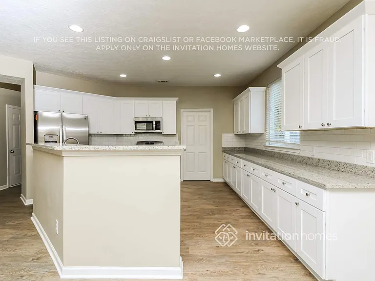 2718 Farmstead Ct — Photo 8